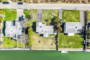 7 Lindner Ct, Brookhaven, NY 11719 - Photo 10