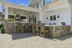 130 Wellington Rd, Mineola, NY 11501 - Photo 44