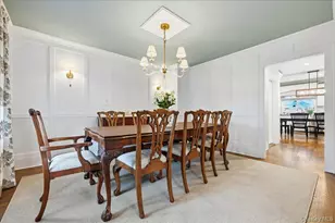 130 Wellington Rd, Mineola, NY 11501 - Photo 10