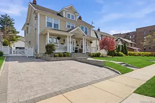130 Wellington Rd, Mineola, NY 11501 - Photo 2