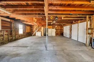 624 Townline Rd, Hauppauge, NY 11788 - Photo 36