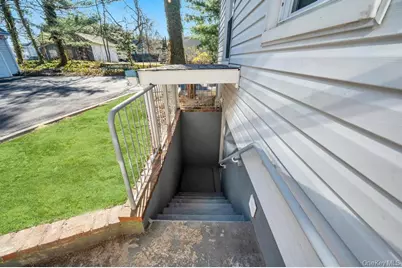 624 Townline Road, Hauppauge, NY 11788 - Photo 8