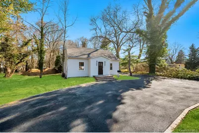 624 Townline Road, Hauppauge, NY 11788 - Photo 2