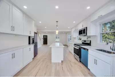 624 Townline Road, Hauppauge, NY 11788 - Photo 10