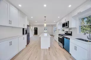 624 Townline Rd, Hauppauge, NY 11788 - Photo 10