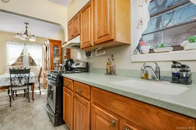 95-01 43rd Avenue, Elmhurst, NY 11373 - Photo 20