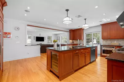 210 Cliff Avenue, Pelham, NY 10803 - Photo 10