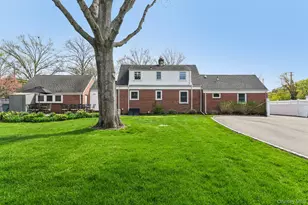 1 Huntington Bay Rd, Huntington, NY 11743 - Photo 34