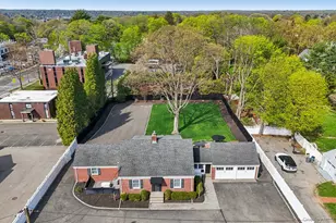 1 Huntington Bay Rd, Huntington, NY 11743 - Photo 30
