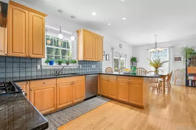 218 Seventh Avenue, Pelham, NY 10803 - Photo 16