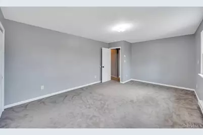 10 Winnetica Lane, East Islip, NY 11730 - Photo 26