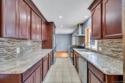 10 Winnetica Lane, East Islip, NY 11730 - Photo 2