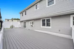 10 Winnetica Ln, East Islip, NY 11730 - Photo 36