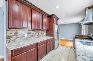 10 Winnetica Ln, East Islip, NY 11730 - Photo 4