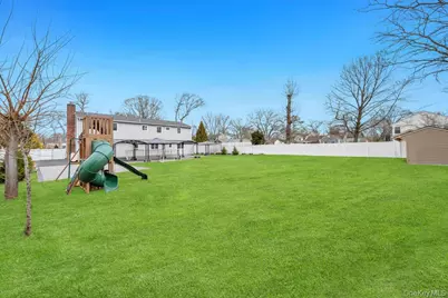 10 Winnetica Lane, East Islip, NY 11730 - Photo 34