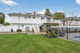 12 Farmstead Rd, Commack, NY 11725 - Photo 32