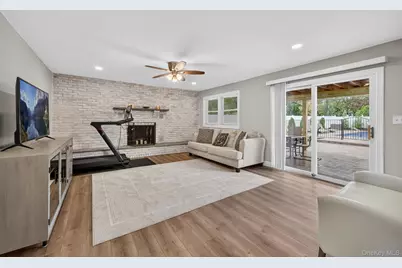 12 Farmstead Road, Commack, NY 11725 - Photo 24