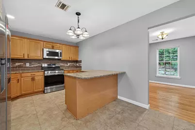 16 W Railroad Avenue, Garnerville, NY 10923 - Photo 8
