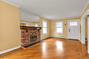 154 Rocklyn Ave, Lynbrook, NY 11563 - Photo 2