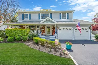 8 Whisper Lane, Smithtown, NY 11787 - Photo 2