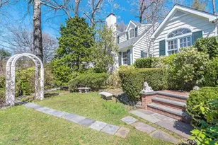 8 Chelsea Dr, Port Washington, NY 11050 - Photo 2