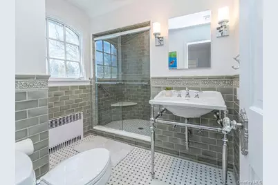 8 Chelsea Drive, Port Washington, NY 11050 - Photo 32
