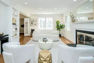 8 Chelsea Dr, Port Washington, NY 11050 - Photo 6