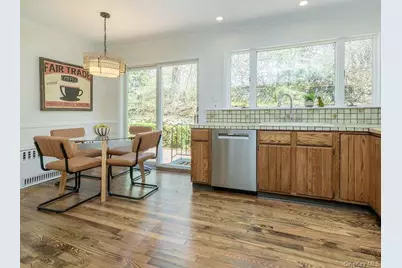 8 Chelsea Drive, Port Washington, NY 11050 - Photo 18