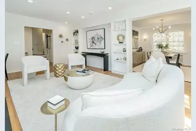 8 Chelsea Drive, Port Washington, NY 11050 - Photo 8