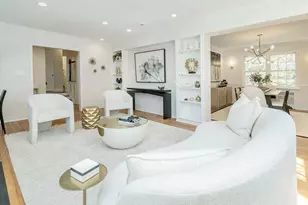 8 Chelsea Dr, Port Washington, NY 11050 - Photo 8