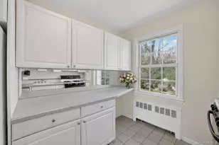 37 Fieldstone Dr, Hartsdale, NY 10530 - Photo 8