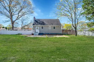 67 Pentmoor Dr, Mastic, NY 11950 - Photo 16