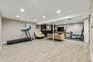 9 Delaware Ave, Jericho, NY 11753 - Photo 18