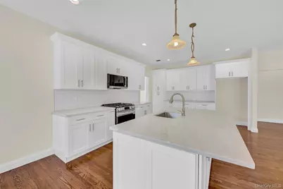 177 Hamlet Drive, Mount Sinai, NY 11766 - Photo 10