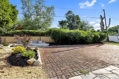 128 Hazelwood Drive, Jericho, NY 11753 - Photo 24