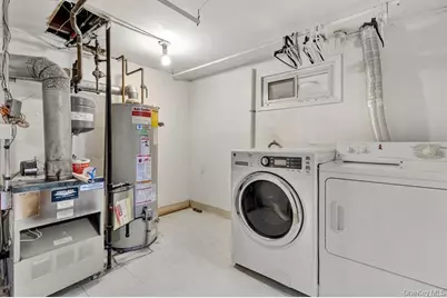 128 Hazelwood Drive, Jericho, NY 11753 - Photo 22