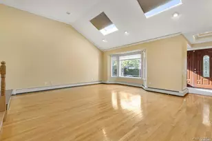 128 Hazelwood Dr, Jericho, NY 11753 - Photo 4