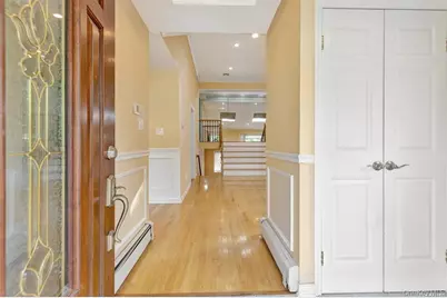 128 Hazelwood Drive, Jericho, NY 11753 - Photo 2