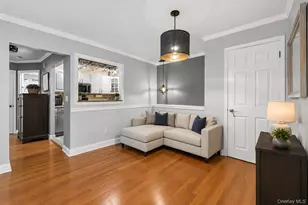190 Lake Pointe Cir, Middle Island, NY 11953 - Photo 6