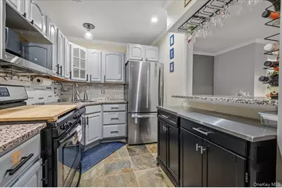 190 Lake Pointe Circle #190, Middle Island, NY 11953 - Photo 12
