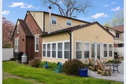 75 Oregon Avenue, Medford, NY 11763 - Photo 4