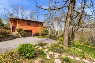 67 Entrance Wy, Purdys, NY 10578 - Photo 2