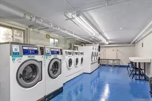 17 Edwards St, Roslyn Heights, NY 11577 - Photo 12