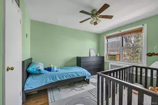 17 Edwards St, Roslyn Heights, NY 11577 - Photo 10