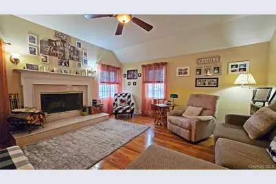 32 Atlantic Avenue, East Moriches, NY 11940 - Photo 10