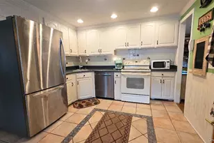 32 Atlantic Ave, East Moriches, NY 11940 - Photo 18