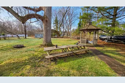 32 Atlantic Avenue, East Moriches, NY 11940 - Photo 8