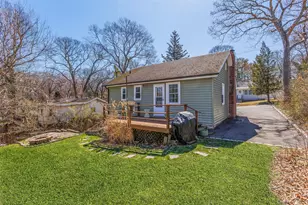 47 Queen Dr, Sound Beach, NY 11789 - Photo 16