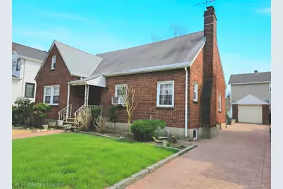 190 Bryant Avenue, Floral Park, NY 11001 - Photo 1