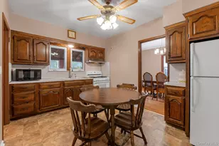 190 Bryant Ave, Floral Park, NY 11001 - Photo 8